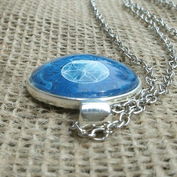 Flower of Life Design Glass Cabochon Pendant Necklace - Picture 8 of 13